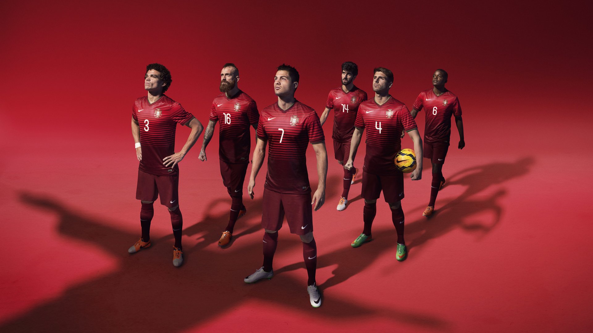 欧冠淘汰赛之夜，奥斯梅恩状态火热，那不勒斯的非洲雄狮如何撕裂防线