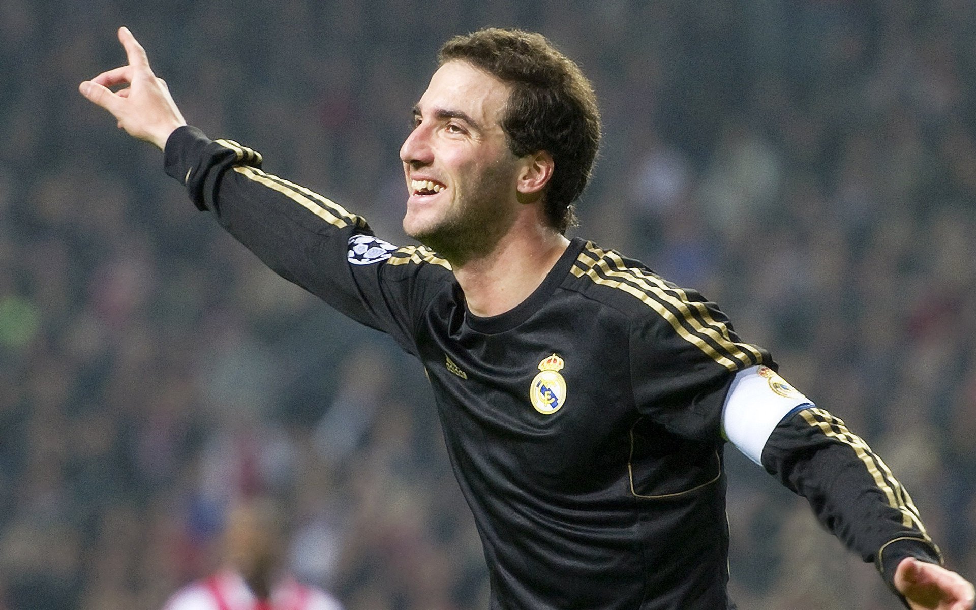 绿茵场上的险胜与乒乓桌边的传奇，当葡萄牙绝境逢生，张继科再创历史