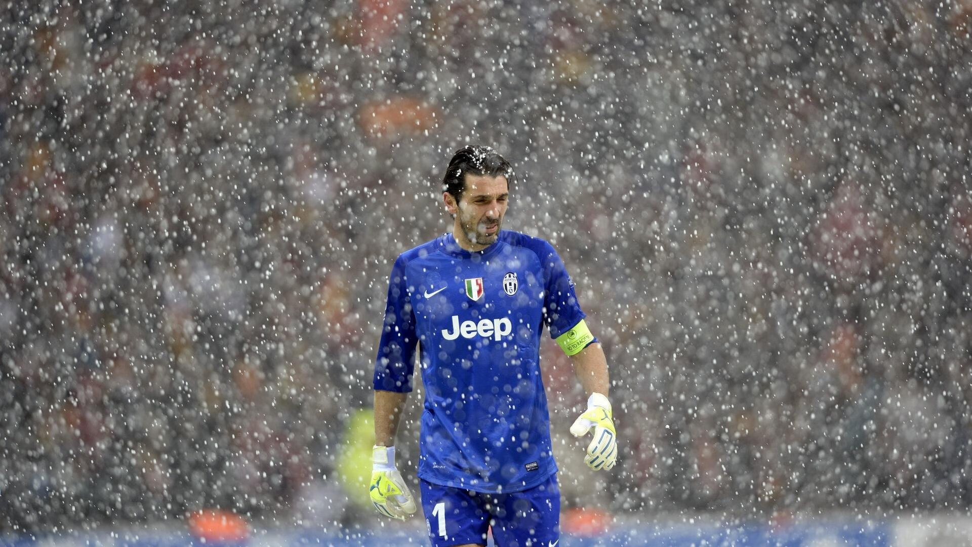 威廉姆斯横扫梅赛德斯，塞恩斯高光表现，F1银石站的意外与启示